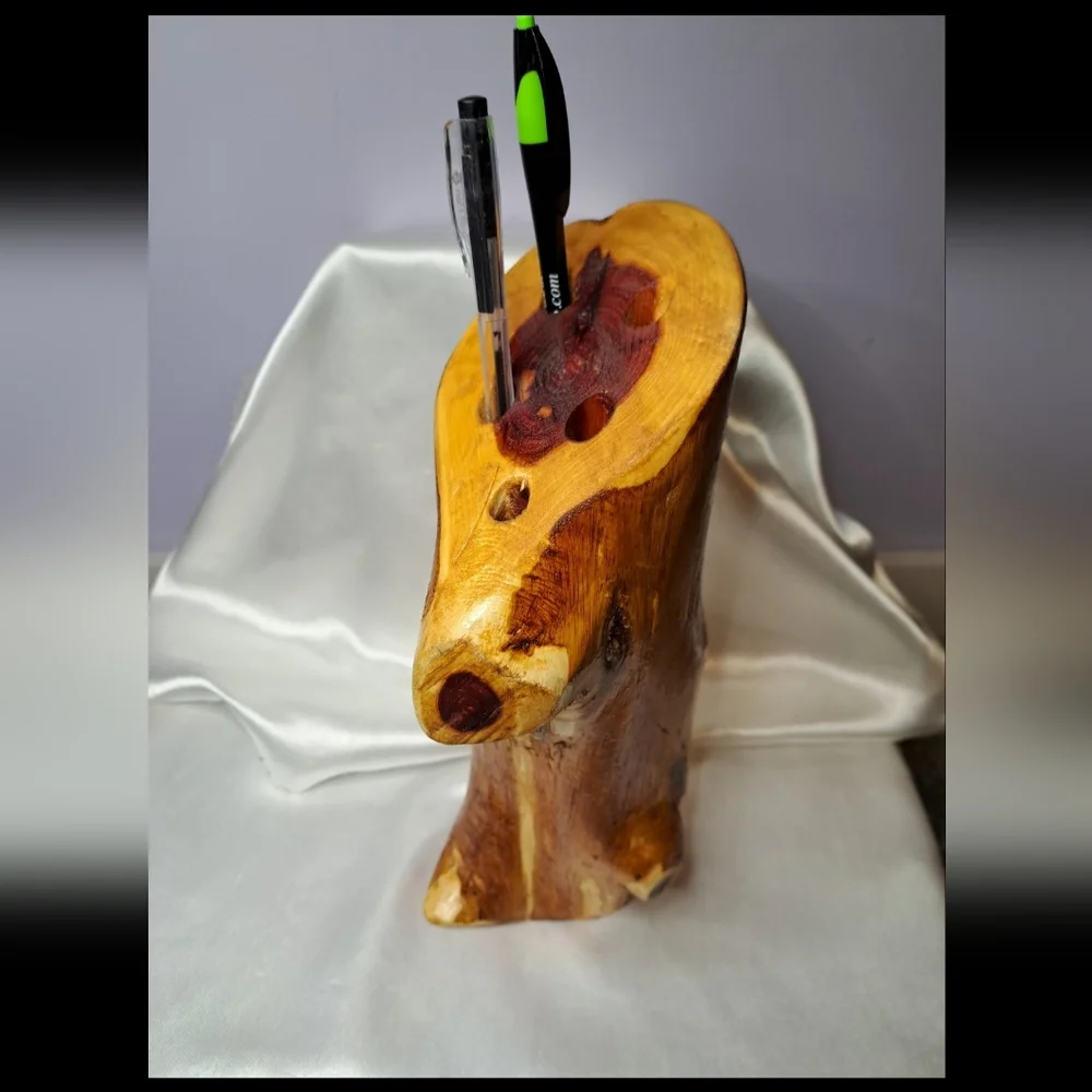 UNIQUE CEDAR Handcrafted Pen Holder